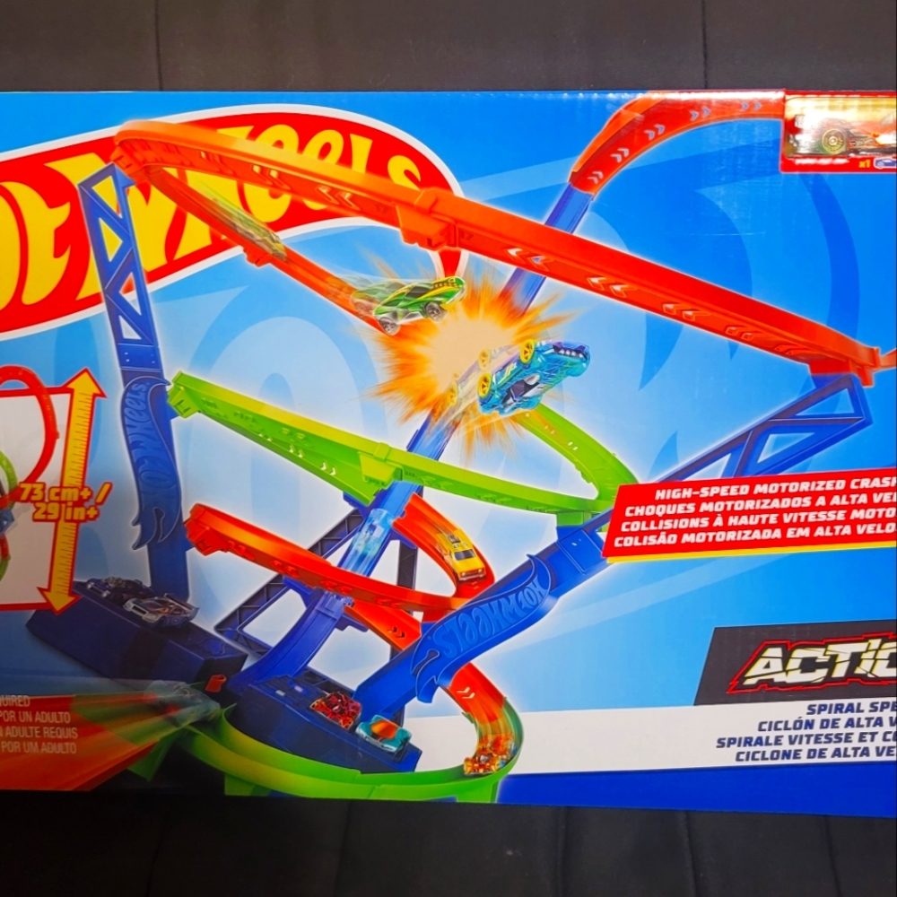 Hot wheels crash track